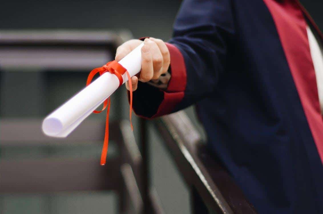 https://www.pexels.com/photo/person-holding-white-scroll-2292837/